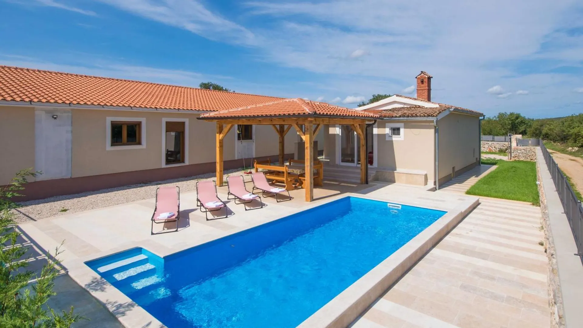Villa Monkodonja, A Charming Summer Retreat Near Ρόβινι 0*,